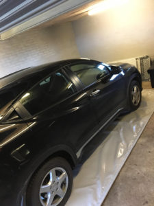 Spildunderlag til bilen anden vinkel