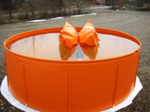 Vandkar med beholder til kabler