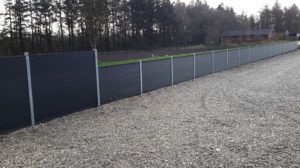 Vedligeholdelsesfrit hegn fra bagsiden